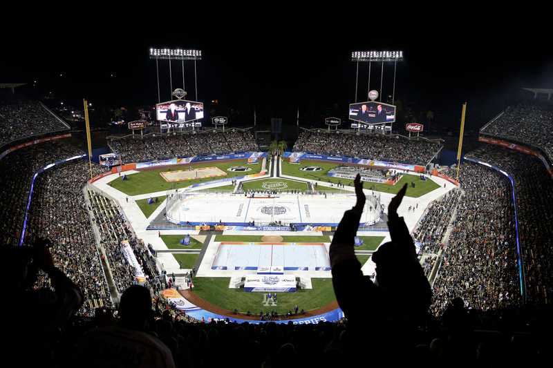 Illustration for article titled Outdoor Hockey In Los Angeles Made For Some Awesome Photos